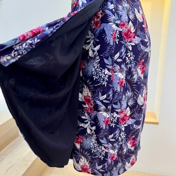 Hawaiian Hisbiscus Tiki Sarong Dress in 2XL from Collectif - Picture 3 of 11